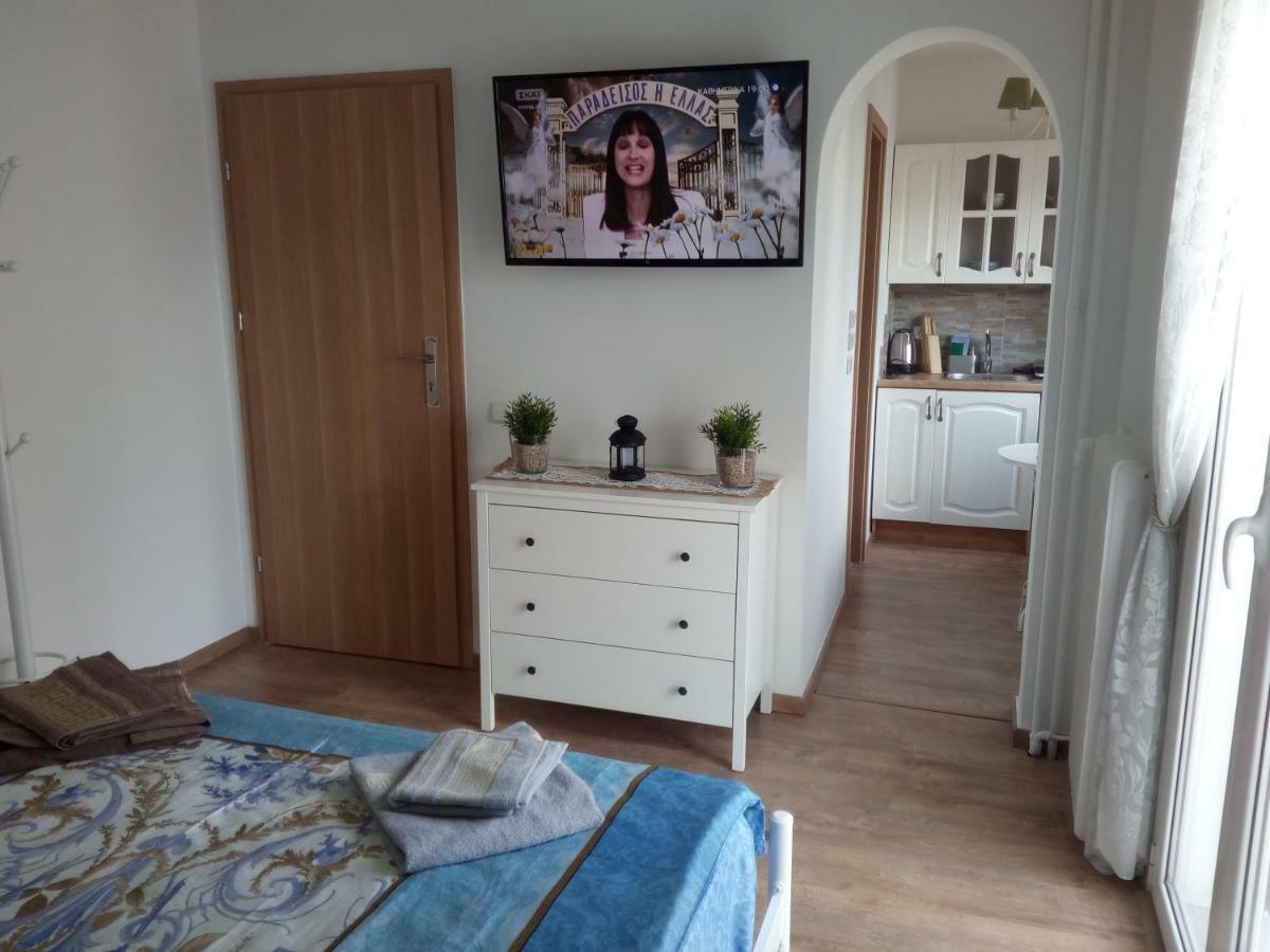 Apartment "Happiness" Near Metro And Center Афины Экстерьер фото